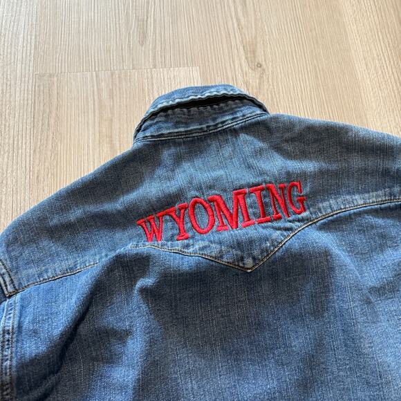 Men's Wrangler Wyoming National Qualifier Bull Riding Denim Snap Shirt Sz Medium - Picture 2 of 8